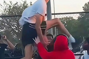 不懂就问😯 这球算抢断还是盖帽？